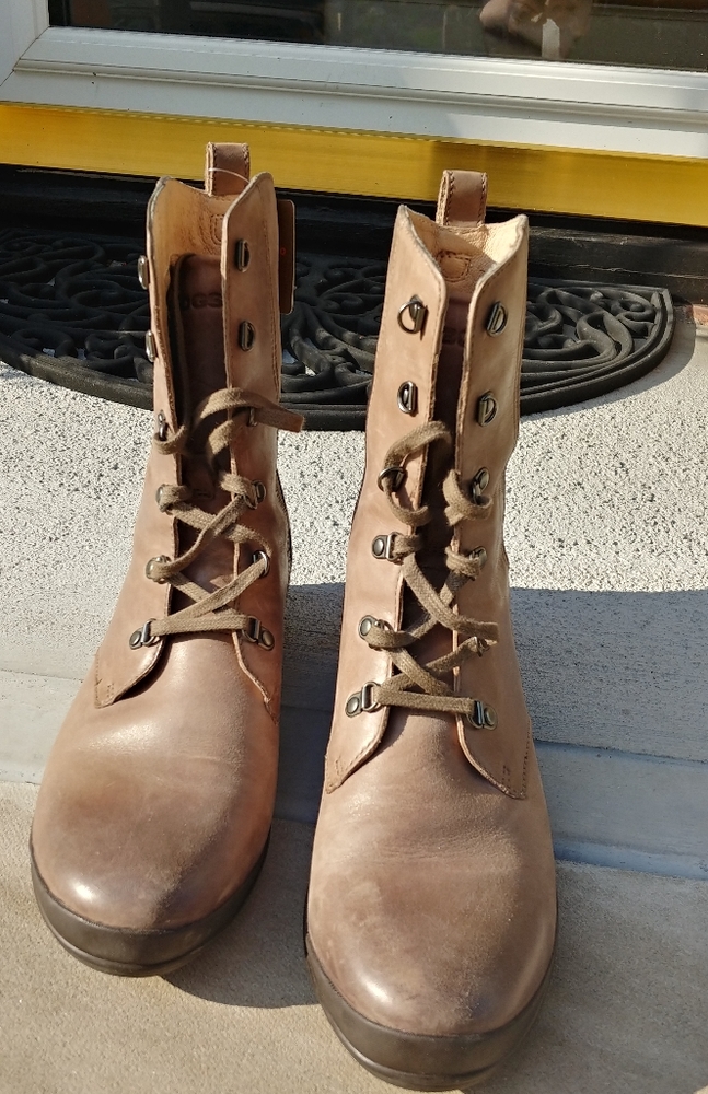 Bogs Waterproof Lace Up Leather Boots
